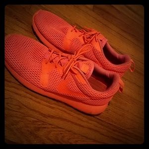 Highlighter or Coral orange Nike shoes 9.5